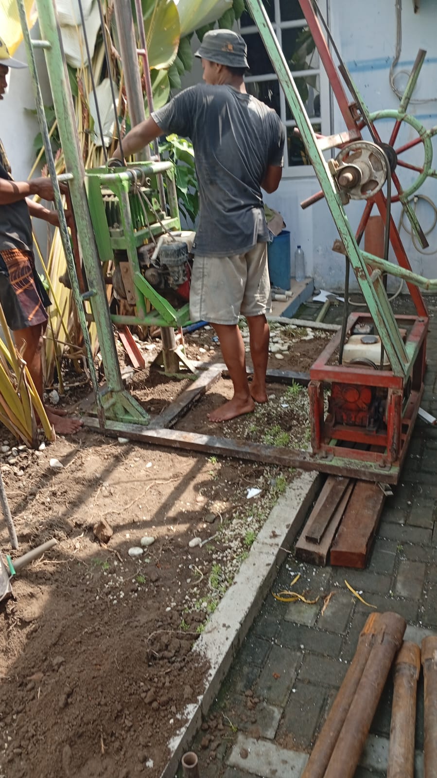 Penataan rig di halaman rumah